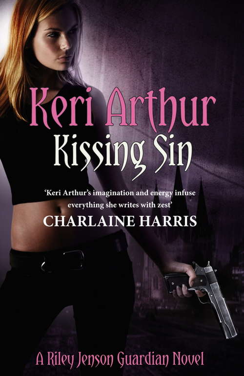 Book cover of Kissing Sin: Number 2 in series (Riley Jenson Guardian #2)