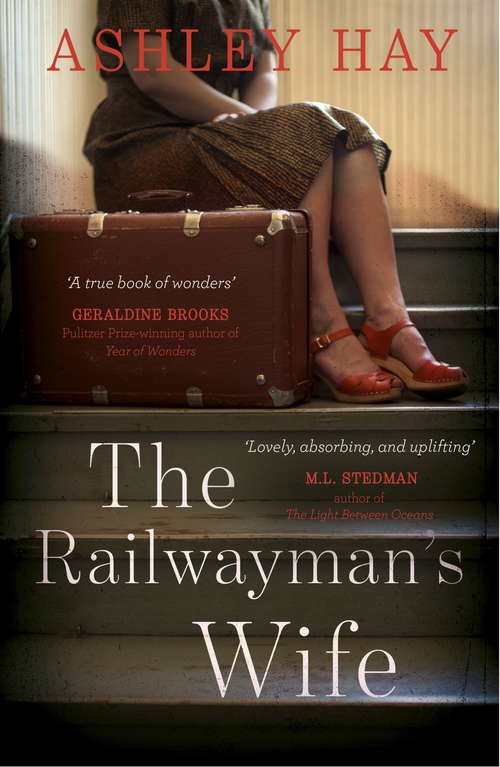 Book cover of The Railwayman's Wife