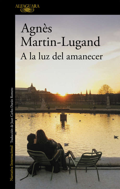 Book cover of A la luz del amanecer