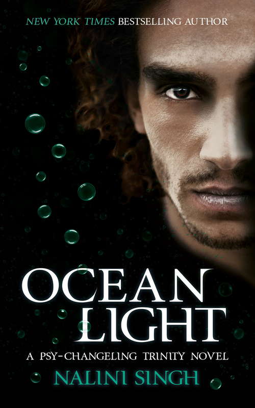 Book cover of Ocean Light: Book 2 (The Psy-Changeling Trinity Series #2)